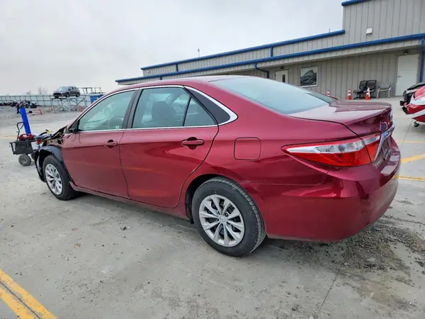 4T1BF1FK2GU588634 2016 TOYOTA CAMRY - Image 2