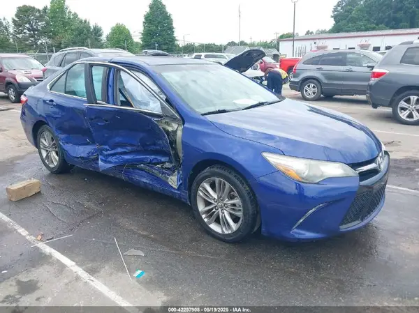 4T1BF1FK2GU589153 2016 TOYOTA CAMRY - Image 1