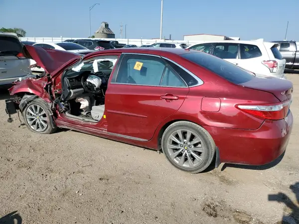 4T1BF1FK2GU591033 2016 TOYOTA CAMRY - Image 2