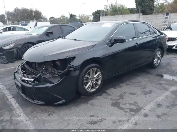 4T1BF1FK2GU591677 2016 TOYOTA CAMRY - Image 2