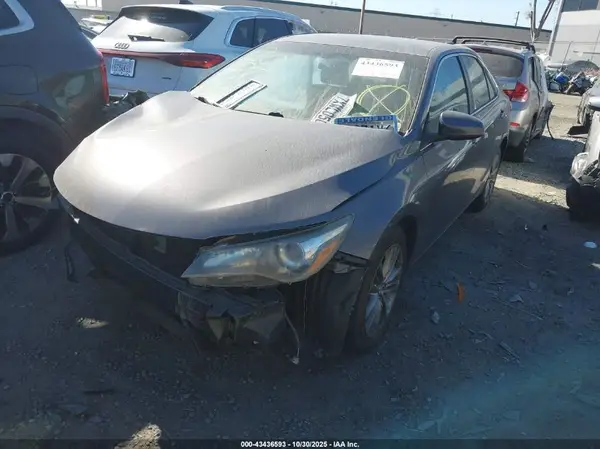 4T1BF1FK2GU593056 2016 TOYOTA CAMRY - Image 2