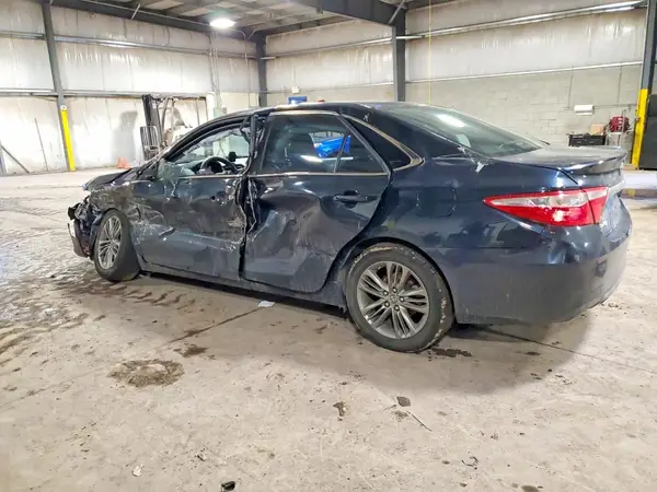 4T1BF1FK2GU597009 2016 TOYOTA CAMRY - Image 2