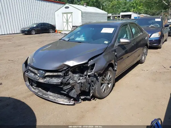 4T1BF1FK2GU597365 2016 TOYOTA CAMRY - Image 2