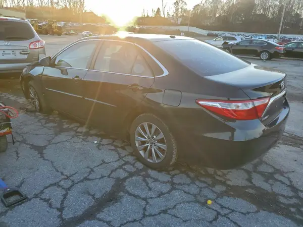 4T1BF1FK2GU600572 2016 TOYOTA CAMRY - Image 2