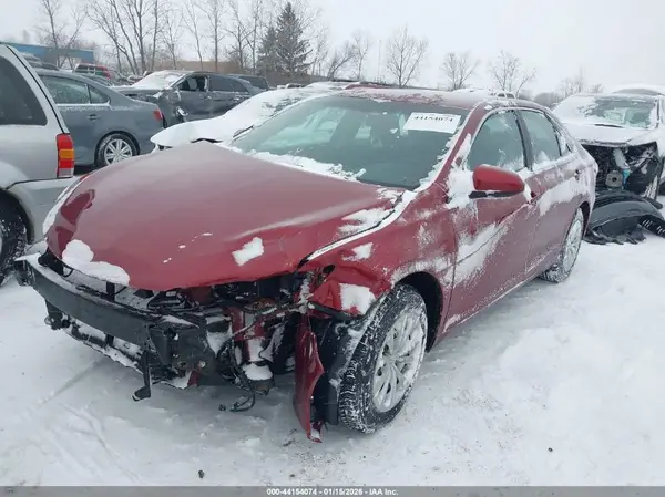 4T1BF1FK2GU600913 2016 TOYOTA CAMRY - Image 2