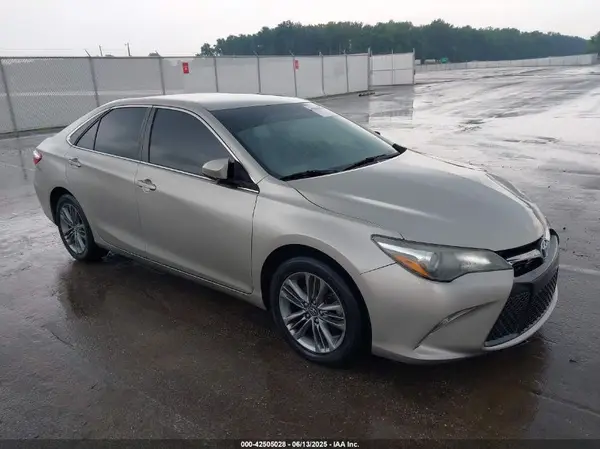 4T1BF1FK2GU601298 2016 TOYOTA CAMRY - Image 1