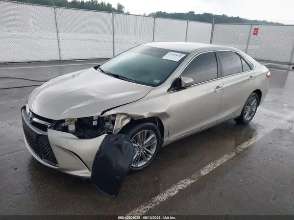 4T1BF1FK2GU601298 2016 TOYOTA CAMRY - Image 2