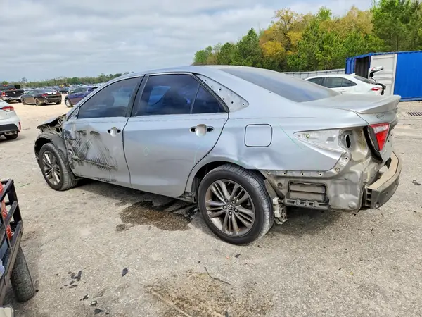 4T1BF1FK2GU602466 2016 TOYOTA CAMRY - Image 2