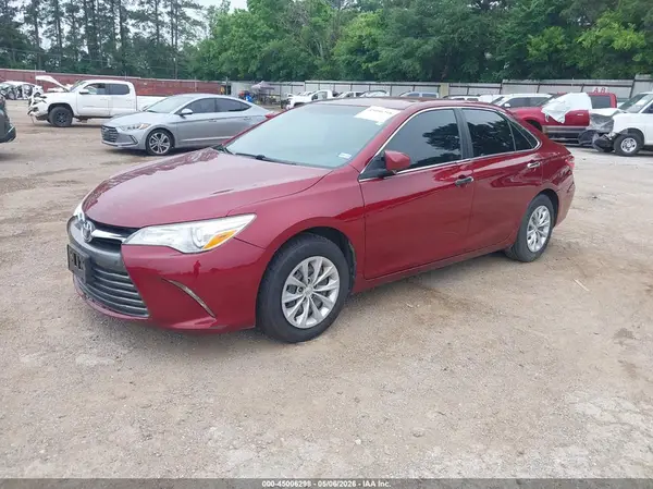 4T1BF1FK2GU604413 2016 TOYOTA CAMRY - Image 2