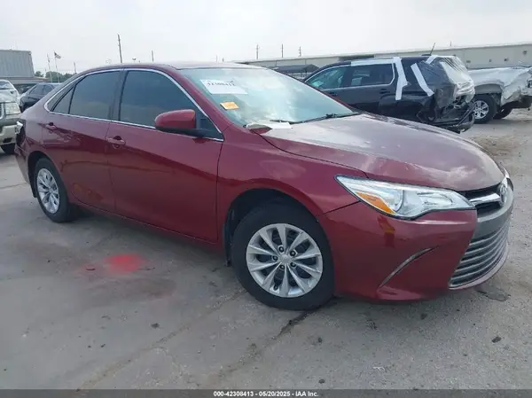 4T1BF1FK2GU605741 2016 TOYOTA CAMRY - Image 1