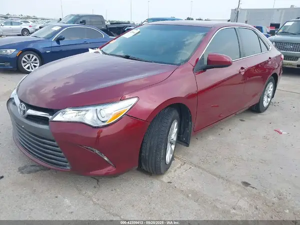4T1BF1FK2GU605741 2016 TOYOTA CAMRY - Image 2