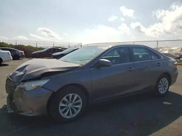 4T1BF1FK2GU606503 2016 TOYOTA CAMRY - Image 1