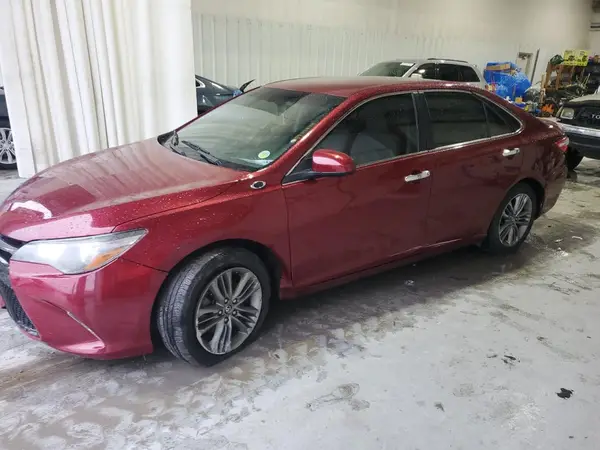4T1BF1FK2GU606940 2016 TOYOTA CAMRY - Image 1