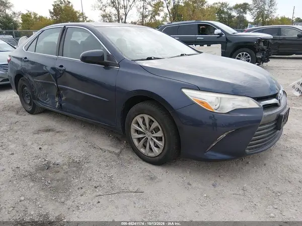 4T1BF1FK2GU607022 2016 TOYOTA CAMRY - Image 1