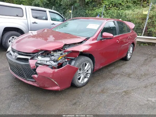 4T1BF1FK2GU609241 2016 TOYOTA CAMRY - Image 2