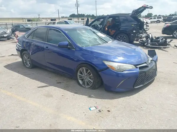 4T1BF1FK2GU611667 2016 TOYOTA CAMRY - Image 1