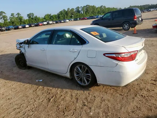 4T1BF1FK2GU613208 2016 TOYOTA CAMRY - Image 2