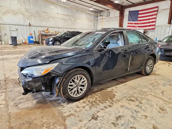 4T1BF1FK2GU614102 2016 TOYOTA CAMRY - Image 1