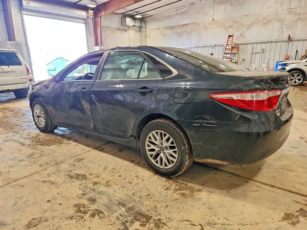 4T1BF1FK2GU614102 2016 TOYOTA CAMRY - Image 2