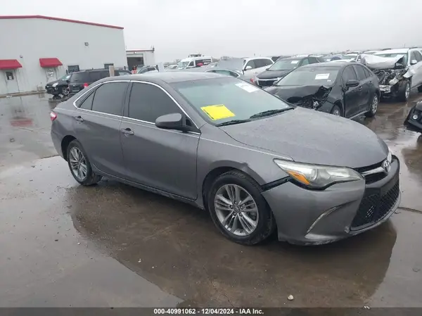 4T1BF1FK2GU614388 2016 TOYOTA CAMRY - Image 1