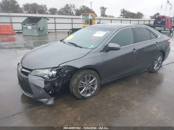 4T1BF1FK2GU614388 2016 TOYOTA CAMRY - Image 2