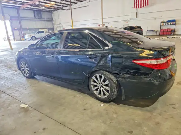 4T1BF1FK2GU614438 2016 TOYOTA CAMRY - Image 2