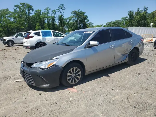 4T1BF1FK2GU999449 2016 TOYOTA CAMRY - Image 1