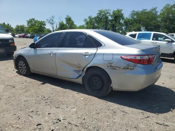 4T1BF1FK2GU999449 2016 TOYOTA CAMRY - Image 2