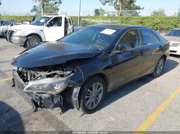 4T1BF1FK2HU271454 2017 TOYOTA CAMRY - Image 2