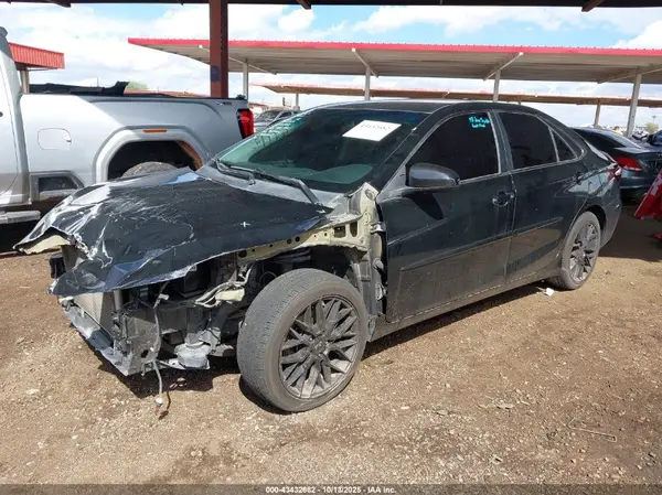 4T1BF1FK2HU271549 2017 TOYOTA CAMRY - Image 2