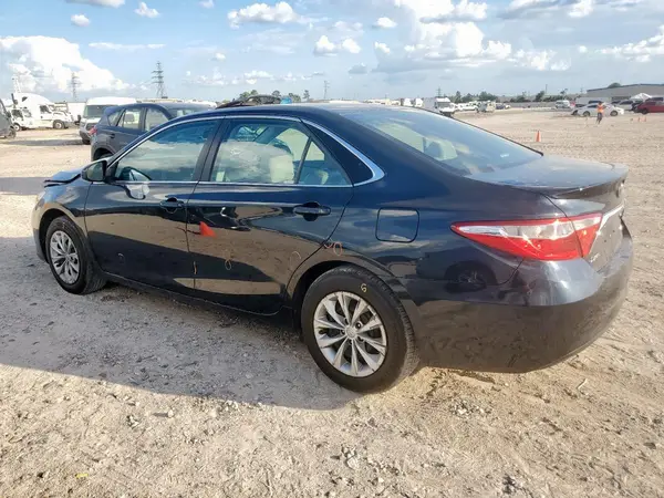 4T1BF1FK2HU273012 2017 TOYOTA CAMRY - Image 2