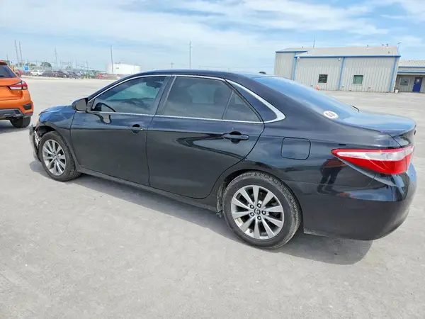 4T1BF1FK2HU273527 2017 TOYOTA CAMRY - Image 2