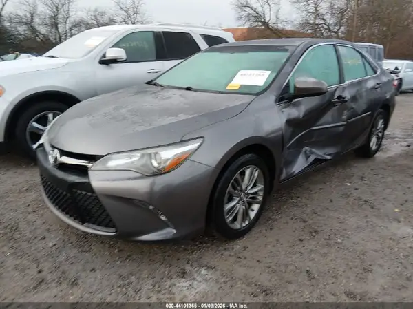 4T1BF1FK2HU274371 2017 TOYOTA CAMRY - Image 2