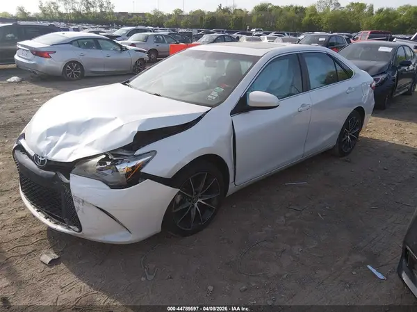 4T1BF1FK2HU277013 2017 TOYOTA CAMRY - Image 2