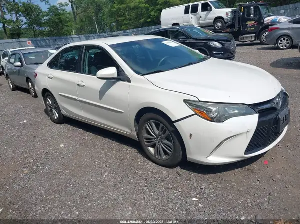 4T1BF1FK2HU277366 2017 TOYOTA CAMRY - Image 1