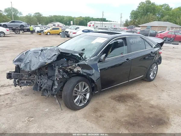 4T1BF1FK2HU278002 2017 TOYOTA CAMRY - Image 2