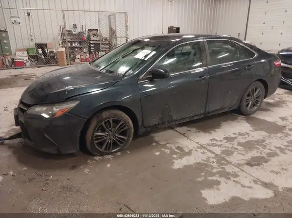 4T1BF1FK2HU278307 2017 TOYOTA CAMRY - Image 2