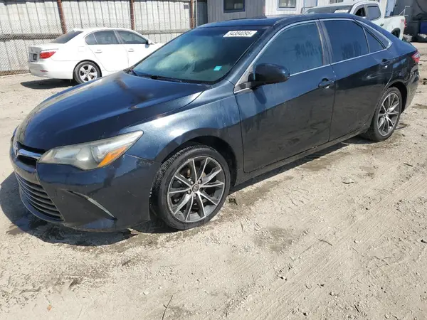 4T1BF1FK2HU278971 2017 TOYOTA CAMRY - Image 1