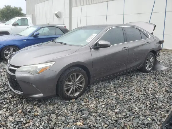 4T1BF1FK2HU280574 2017 TOYOTA CAMRY - Image 1