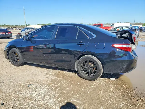 4T1BF1FK2HU281272 2017 TOYOTA CAMRY - Image 2