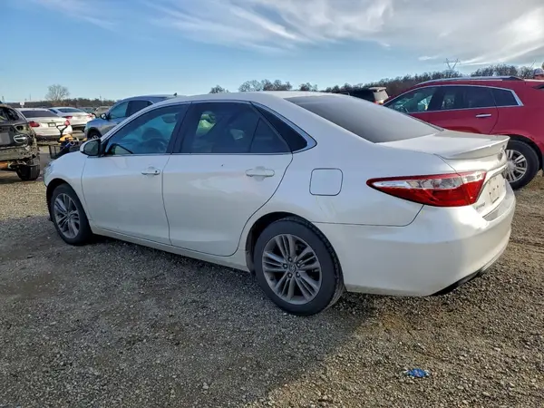 4T1BF1FK2HU282700 2017 TOYOTA CAMRY - Image 2