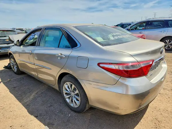 4T1BF1FK2HU284396 2017 TOYOTA CAMRY - Image 2