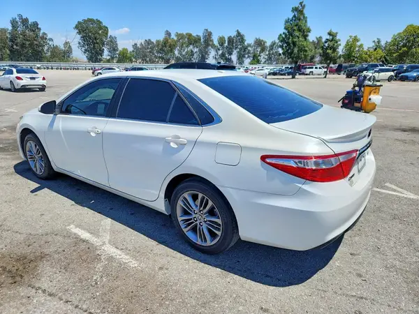 4T1BF1FK2HU284575 2017 TOYOTA CAMRY - Image 2