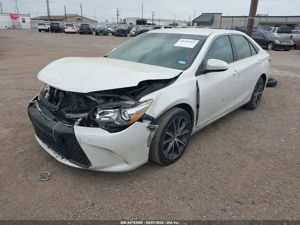 4T1BF1FK2HU287279 2017 TOYOTA CAMRY - Image 2