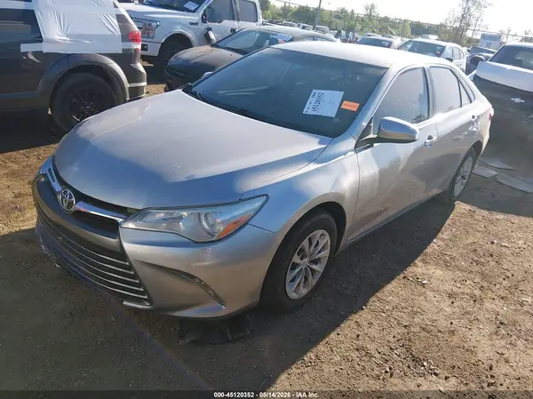 4T1BF1FK2HU288755 2017 TOYOTA CAMRY - Image 2