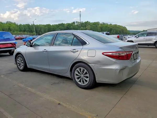 4T1BF1FK2HU288934 2017 TOYOTA CAMRY - Image 2