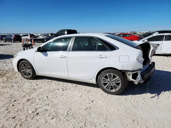 4T1BF1FK2HU289324 2017 TOYOTA CAMRY - Image 2
