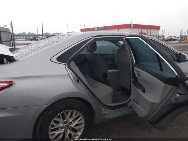 4T1BF1FK2HU289646 2017 TOYOTA CAMRY - Image 8