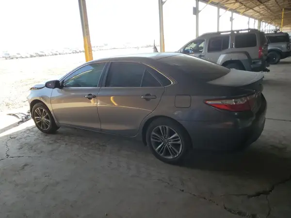 4T1BF1FK2HU290683 2017 TOYOTA CAMRY - Image 2
