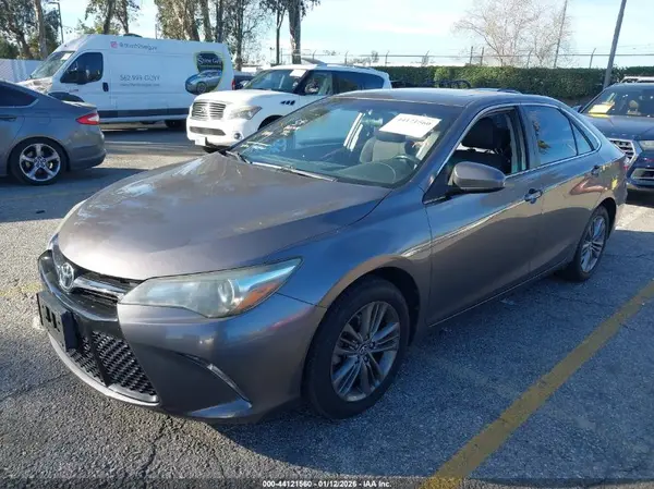 4T1BF1FK2HU291381 2017 TOYOTA CAMRY - Image 2